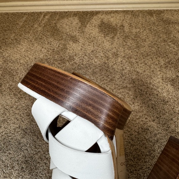 ALDO White Platform Block Heel Sandals | Casuarina Style | Size 9 - Picture 8 of 10